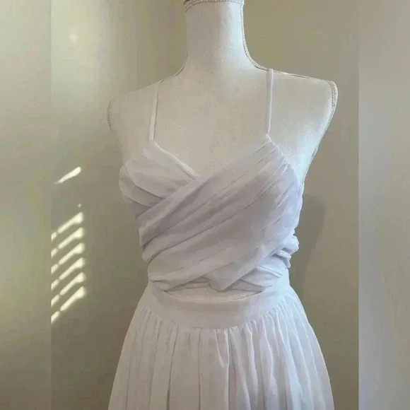 Lavish Alice White Maxi Dress Size US 2 or UK 6 - Picture 10 of 16